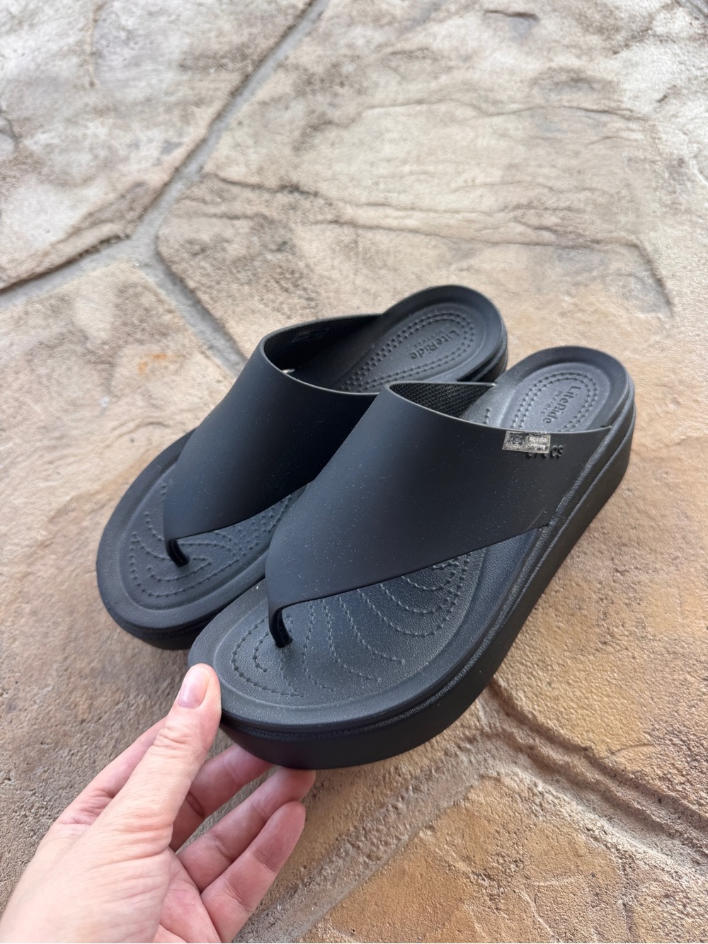 Crocs Brooklyn Flip Low Wedge Platform Sandals Black Women’s Size 8 - Picture 8 of 10